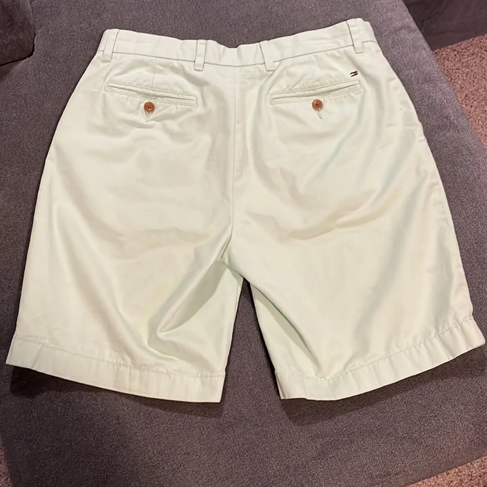 MEN’S Tommy Hilfiger Classic Fit Shorts with 9.5” inseam